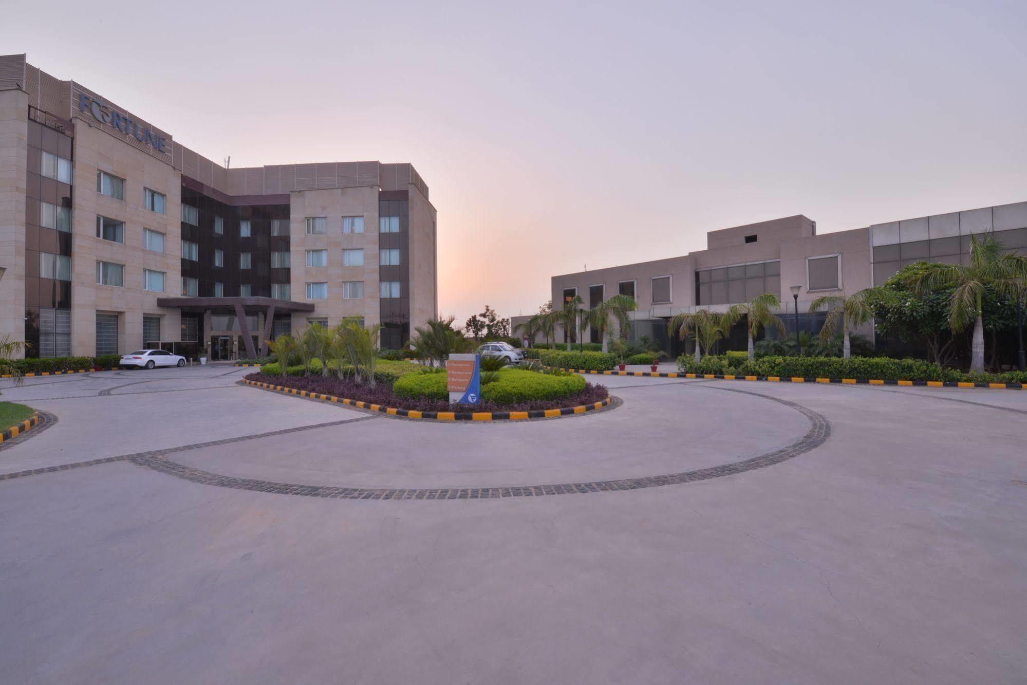 Fortune Park Orange, Sidhrawali, Gurugram - Member Itc Hotels' Group Bhiwadi Экстерьер фото